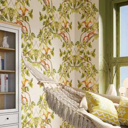 Jasna bezowa tapeta leszczyna orzechy wiewiorki byfoxes